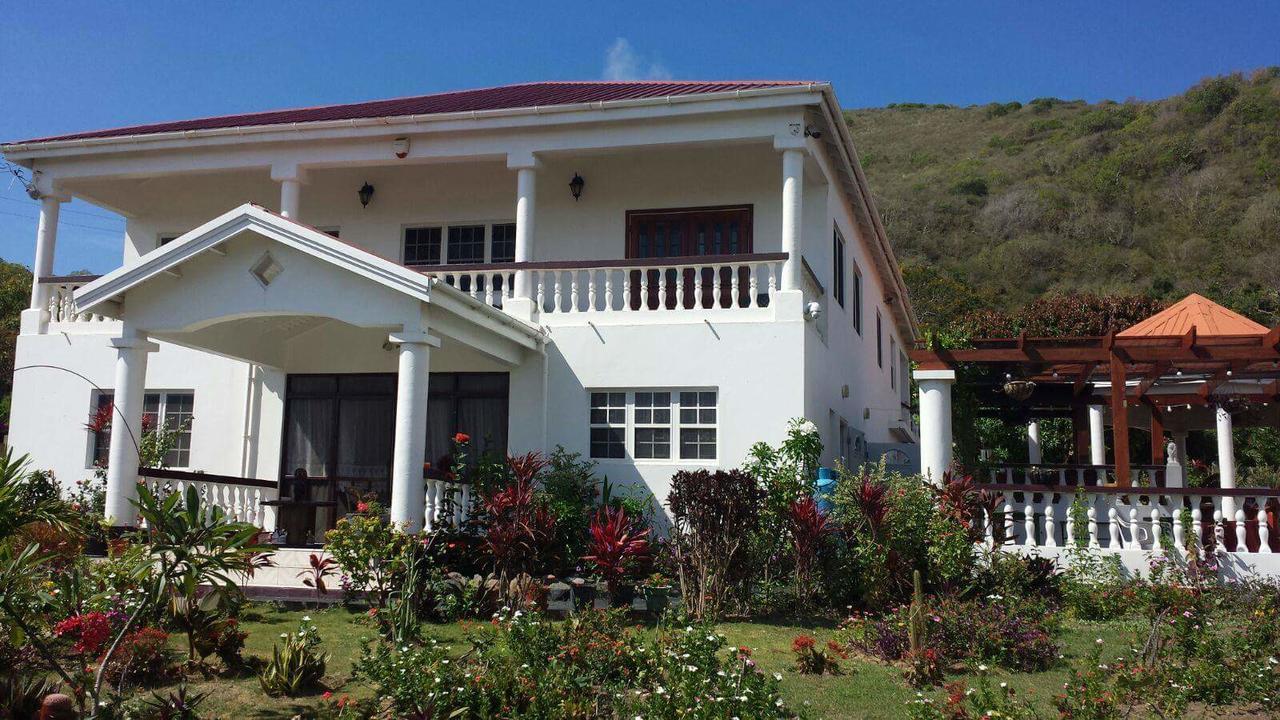 Fern Tree Bed And Breakfast Frigate Bay Exterior photo